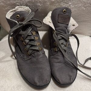 Toms Gray Ankle Boots with Shearling Lining